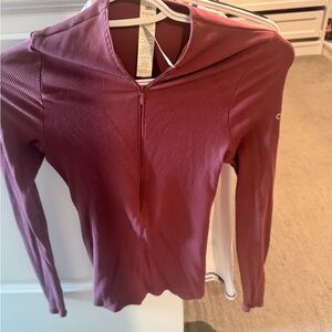 ALO Yoga Women's Ribbed Hoodie - Mauve